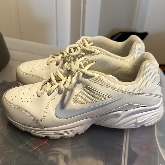 Nike View III Sneakers size 8 - Picture 3 of 6